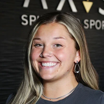 A headshot photo of Kamryn, a chiropractic assistant at Axis Spine and Sport