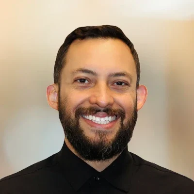 A headshot photo of James Holloway